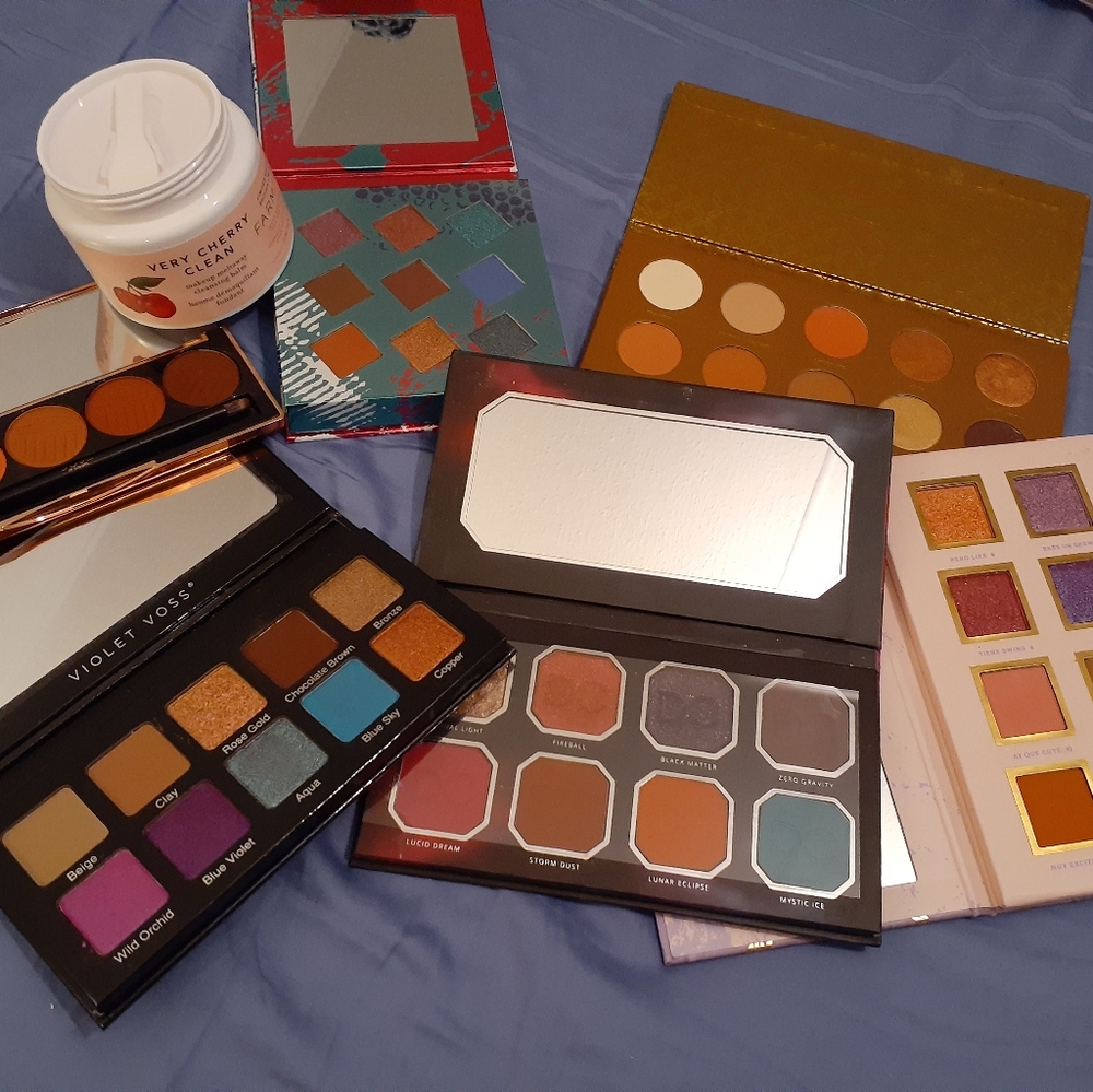 Makeup - Picture 3 of 7